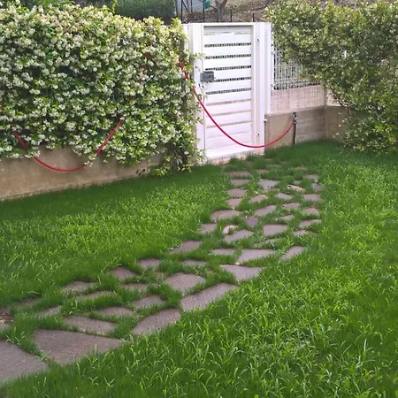 Orchidea Sul Mare Apartment *